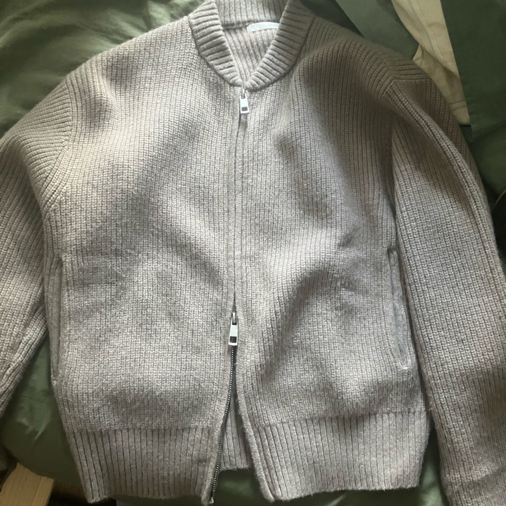 Zara Men's Light Gray Zip-Up Sweater